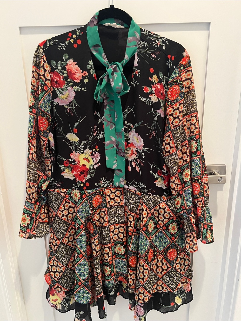 Buffalo David Bitton Black Floral Long Sleeve Dress with Green Tie